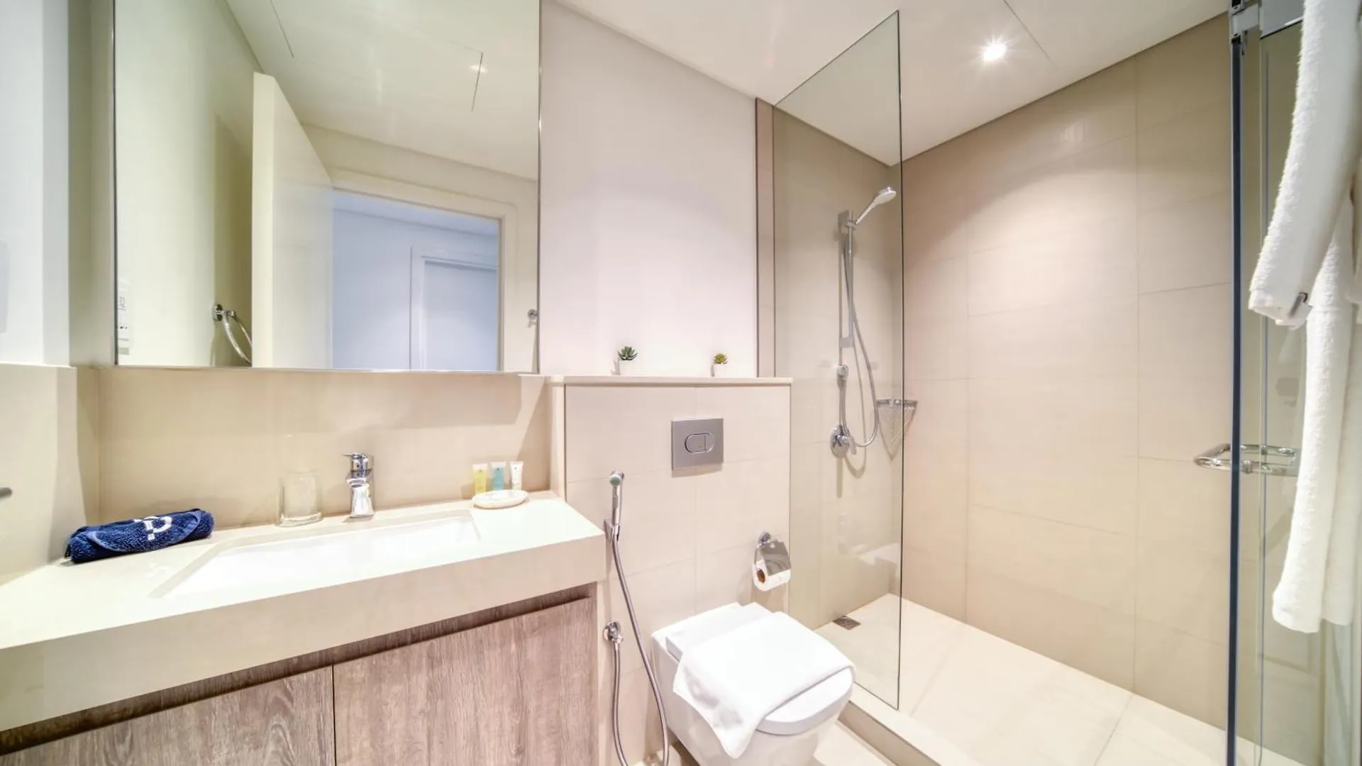 Downtown - 2Br Apartment With Burj Khalifa View Dubai