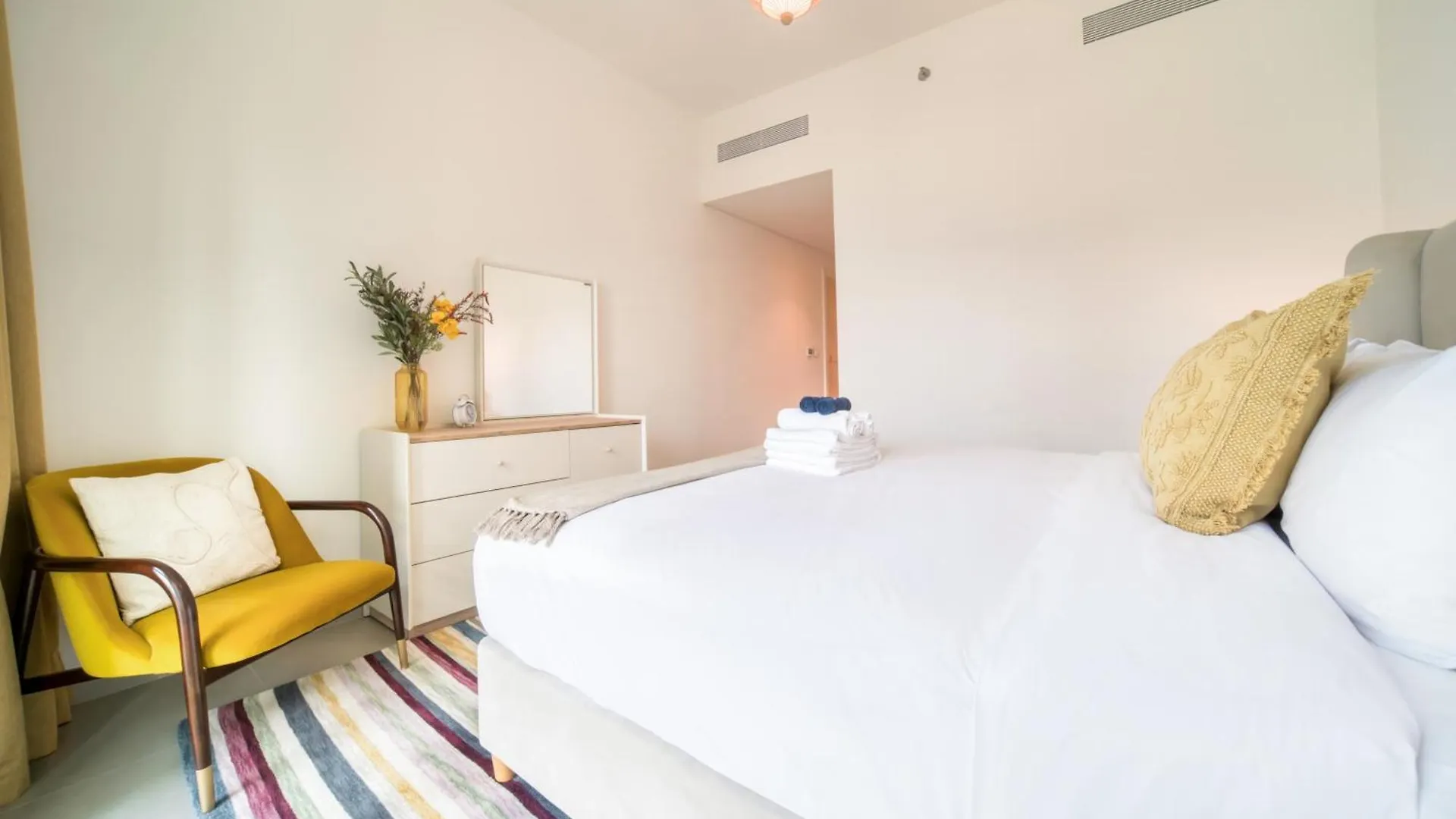 Downtown - 2Br Apartment With Burj Khalifa View Dubai