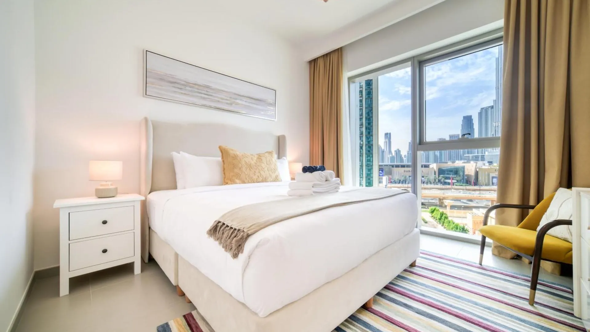 Downtown - 2Br Apartment With Burj Khalifa View Dubai